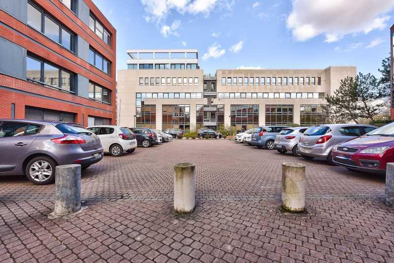 1 Rue James Joule, Guyancourt à louer - Photo du bâtiment - Image 3 de 6