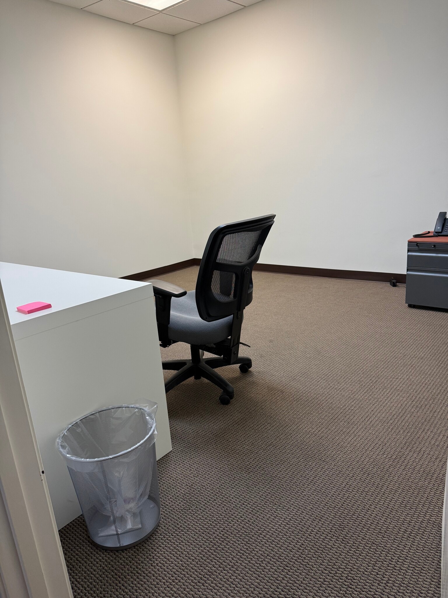 16430-16438 Vanowen St, Van Nuys, CA for lease Interior Photo- Image 1 of 2