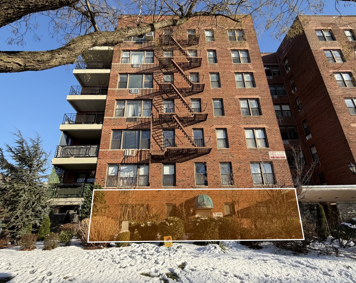 3101 Ocean Pky, Brooklyn, NY 11235 - Unité D1E1F1 - - Photo intérieure - Image 2 of 10