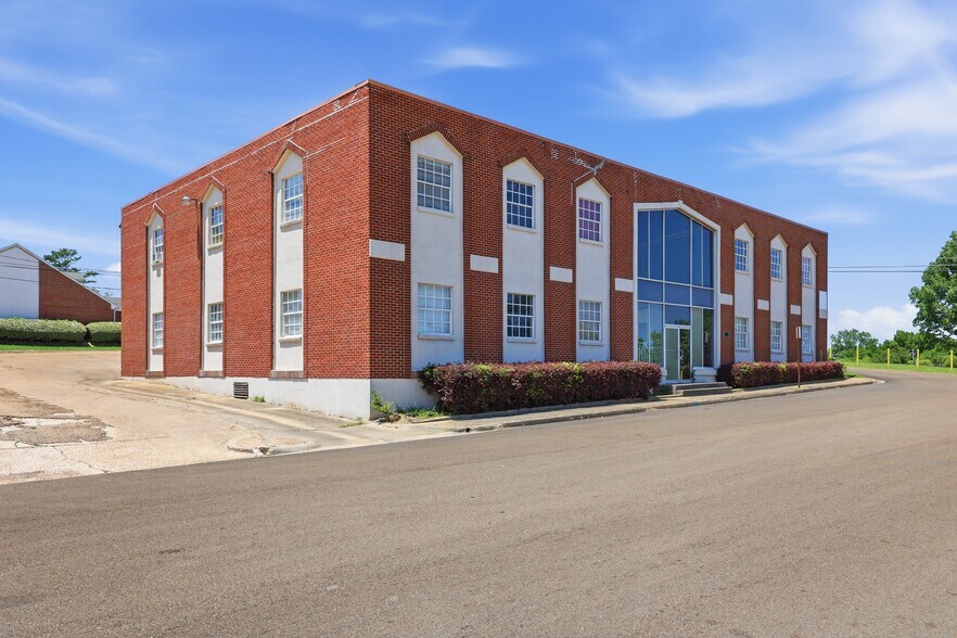 4795 Mcwillie Dr, Jackson, MS à vendre - Photo du bâtiment - Image 3 de 33