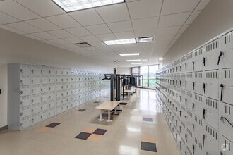 1100 W Lake Cook Rd, Buffalo Grove, IL for lease Interior Photo- Image 1 of 8