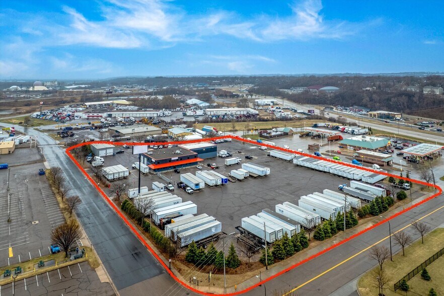 424 Farwell Ave, South Saint Paul, MN à vendre - Photo du bâtiment - Image 2 de 7