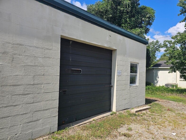 212 Turk Pl, Greensboro, NC for lease - Building Photo - Image 3 of 3