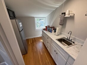 462-468 Washington St, Wellesley, MA for lease Interior Photo- Image 2 of 5