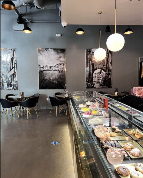 75 W Walnut St, Pasadena, CA à louer - Photo intérieure - Image 3 de 40