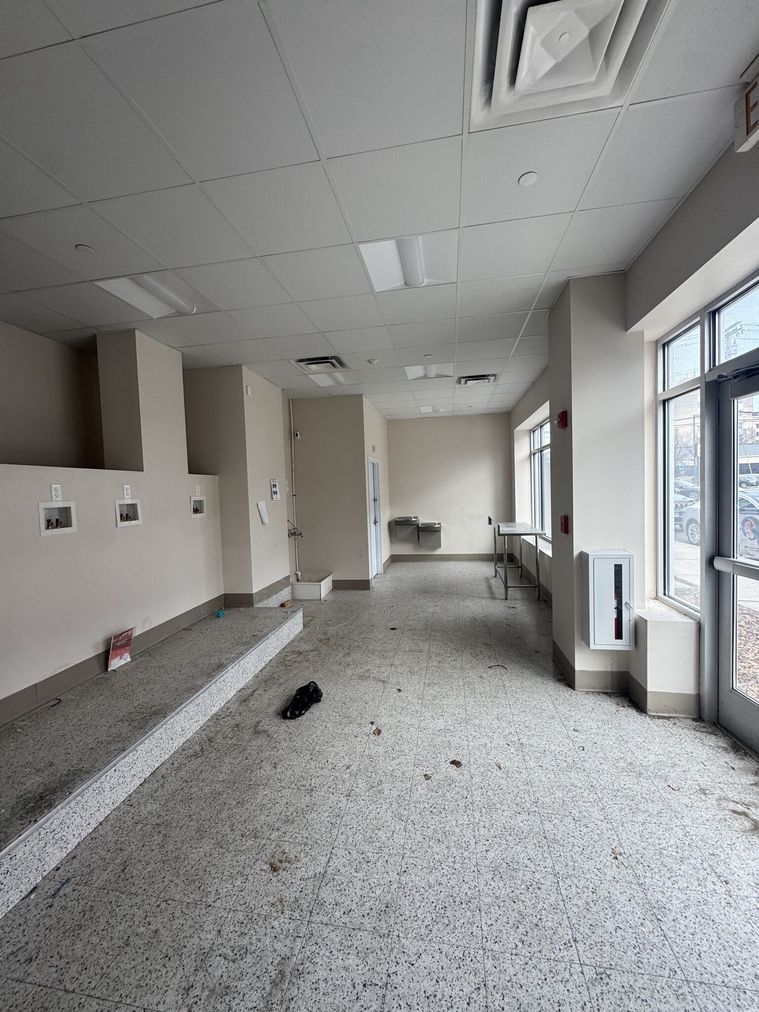 515 West Ave, Bridgeport, CT for lease Interior Photo- Image 1 of 6
