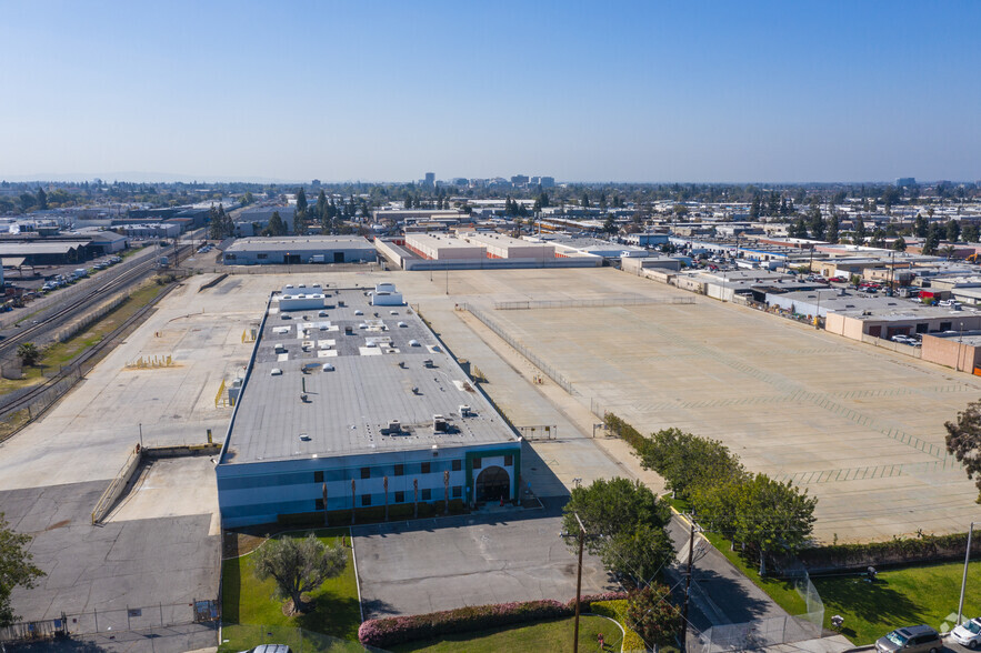 534 W Struck Ave, Orange, CA for lease - Aerial - Image 2 of 3