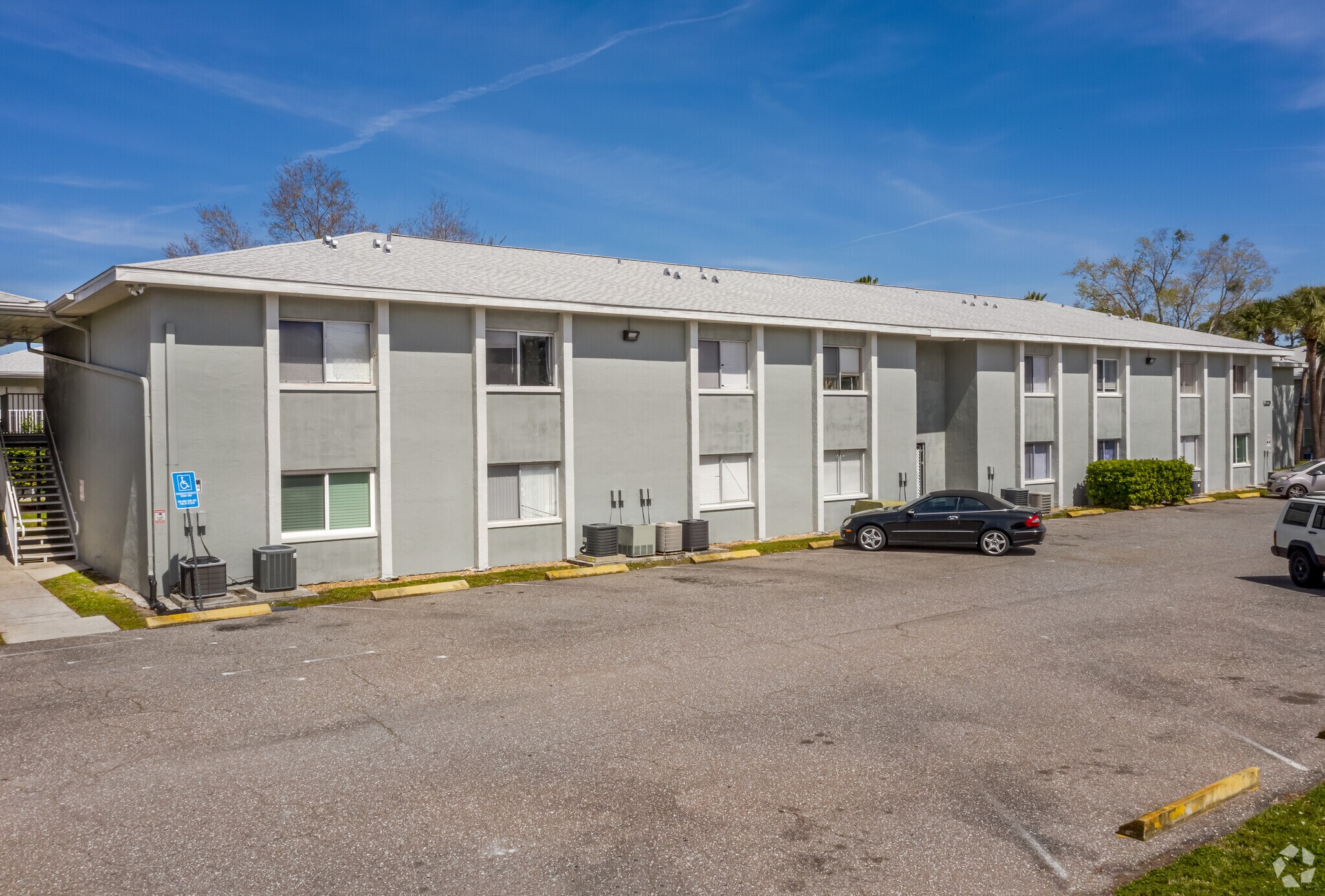 379 47th Ave N, Saint Petersburg, FL for sale Primary Photo- Image 1 of 1