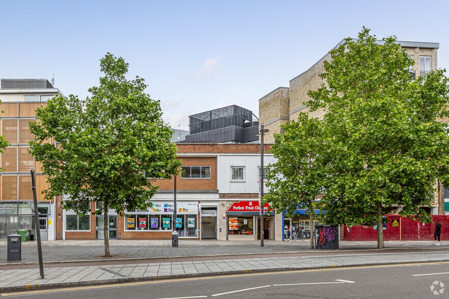 122 The Grove, London for lease - Building Photo - Image 3 of 4