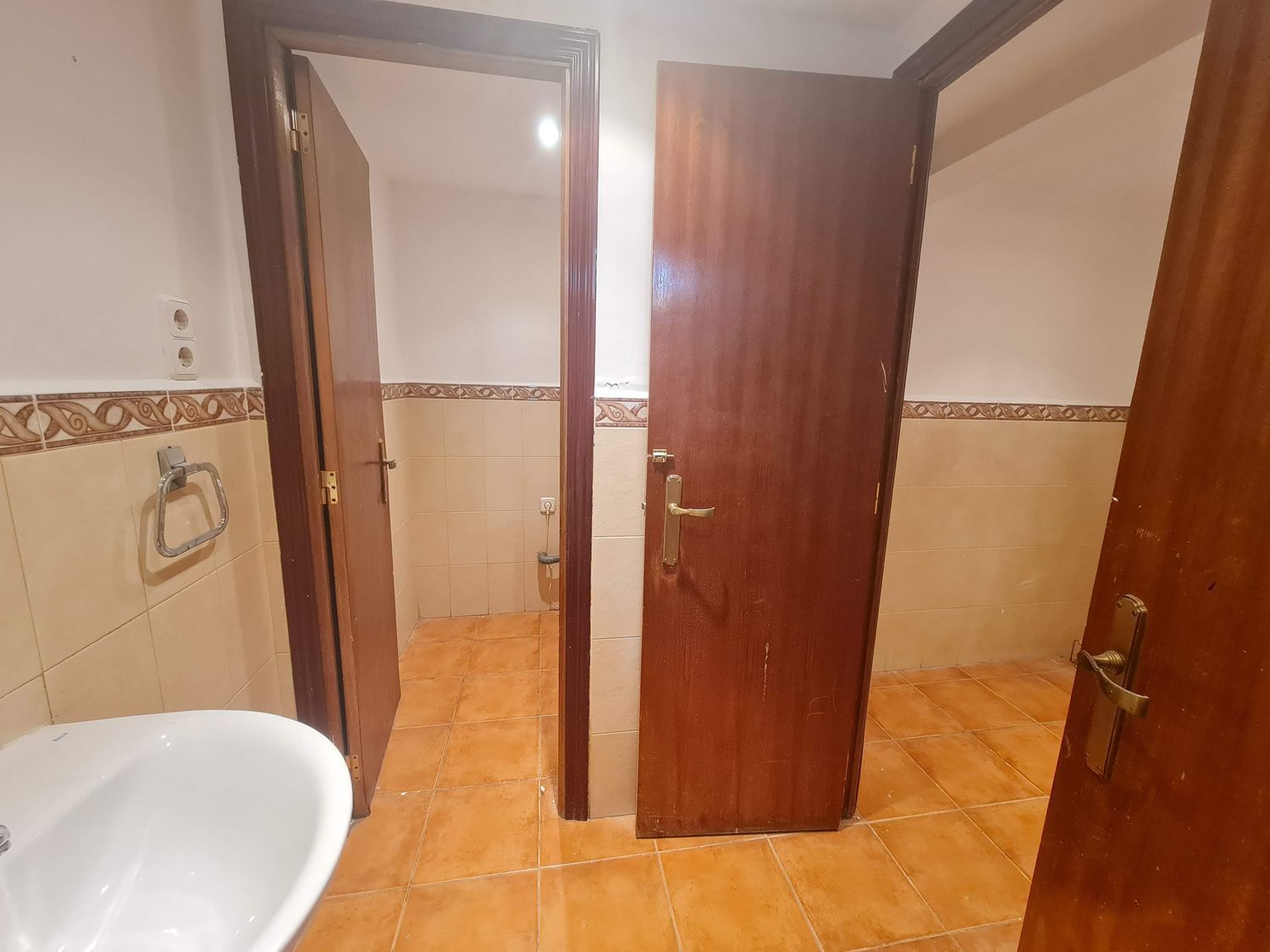 Retail in San Fernando de Henares, Madrid for lease Interior Photo- Image 1 of 6