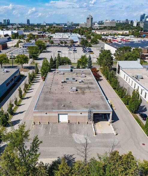 21 Kern Rd, Toronto, ON à vendre - Photo du bâtiment - Image 2 de 12