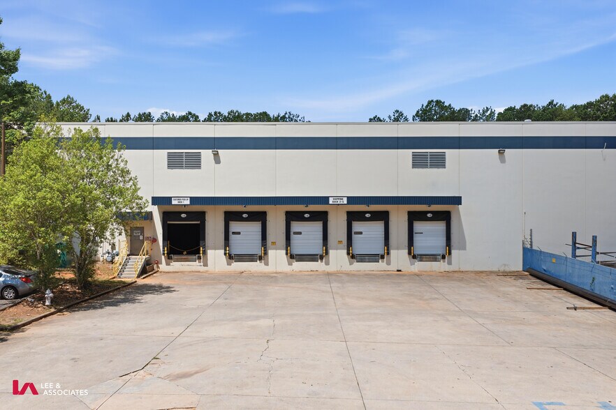 2751 Miller Rd, Decatur, GA à louer - Photo du bâtiment - Image 2 de 8
