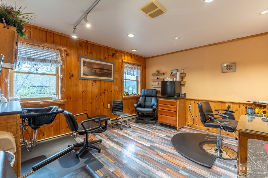1915 Saranac Ave, Lake Placid, NY for sale - Building Photo - Image 3 of 36