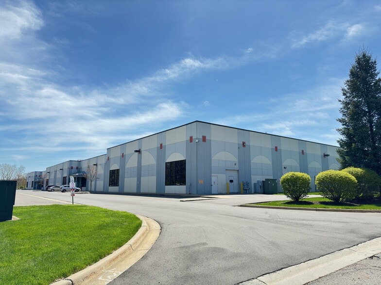 3140 Spanish Oak Dr, Lansing, MI for lease - Building Photo - Image 1 of 11