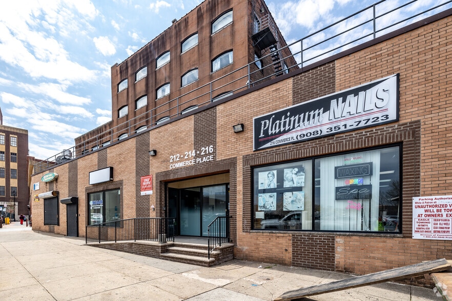 208-214 Commerce Pl, Elizabeth, NJ à louer - Photo du bâtiment - Image 2 de 7
