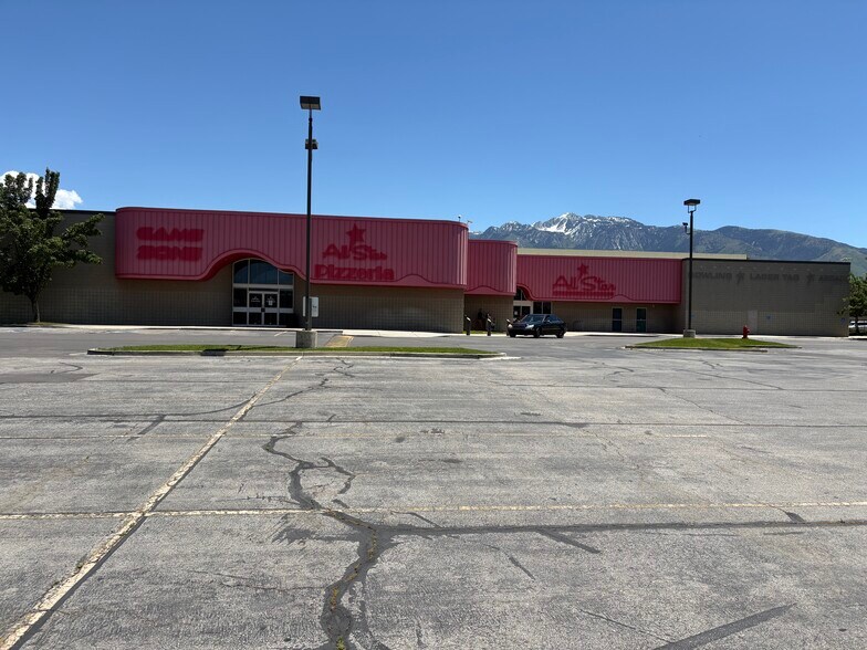 10535 S State St, Sandy, UT à louer - Photo du bâtiment - Image 3 de 13