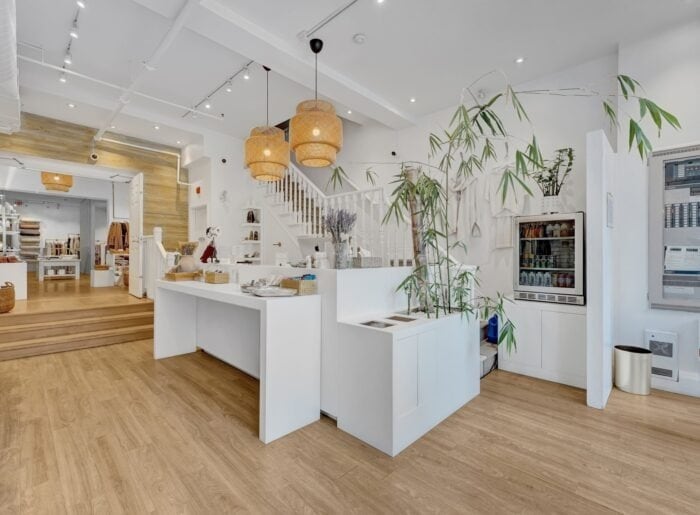 889 Yonge St, Toronto, ON à louer - Photo intérieure - Image 2 de 11