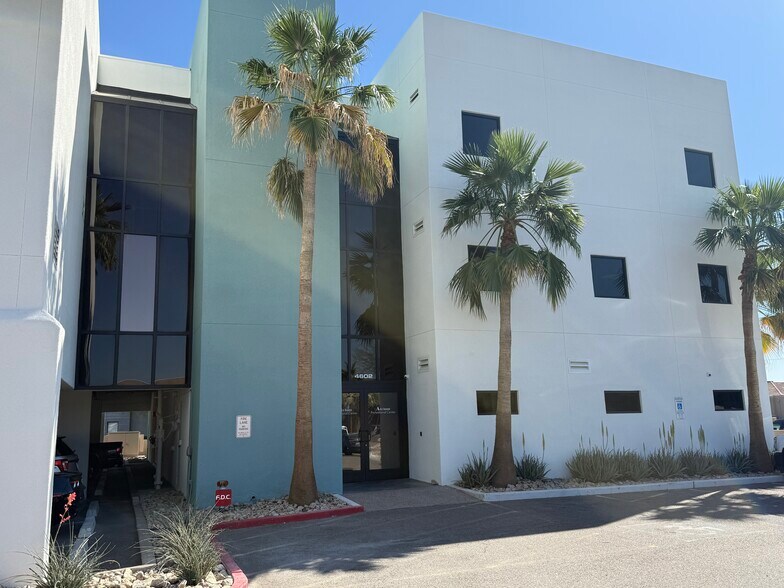 4602 N 16th St, Phoenix, AZ à louer - Photo du bâtiment - Image 3 de 10