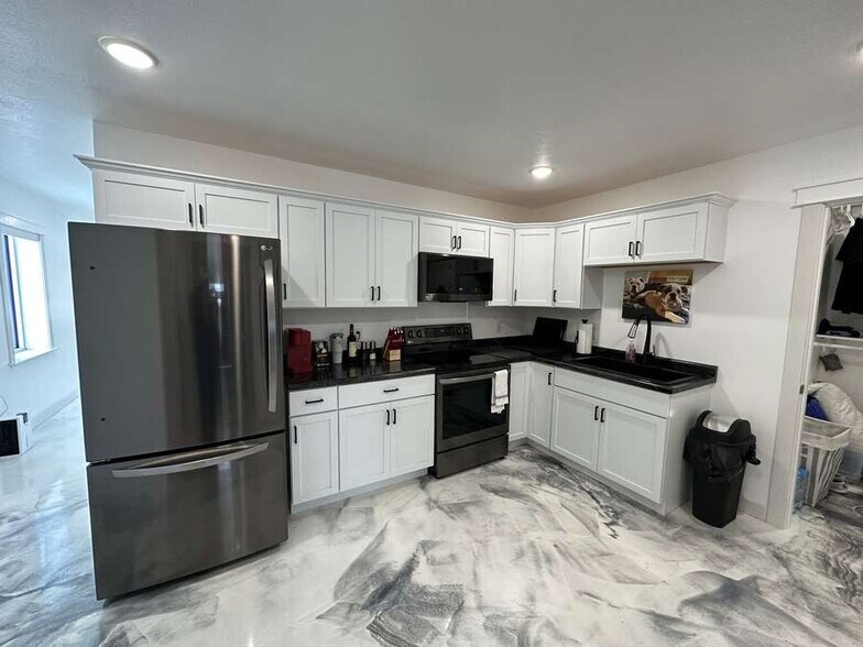 205 N Fourth St, Lynch, NE à vendre - Photo intérieure - Image 2 de 9