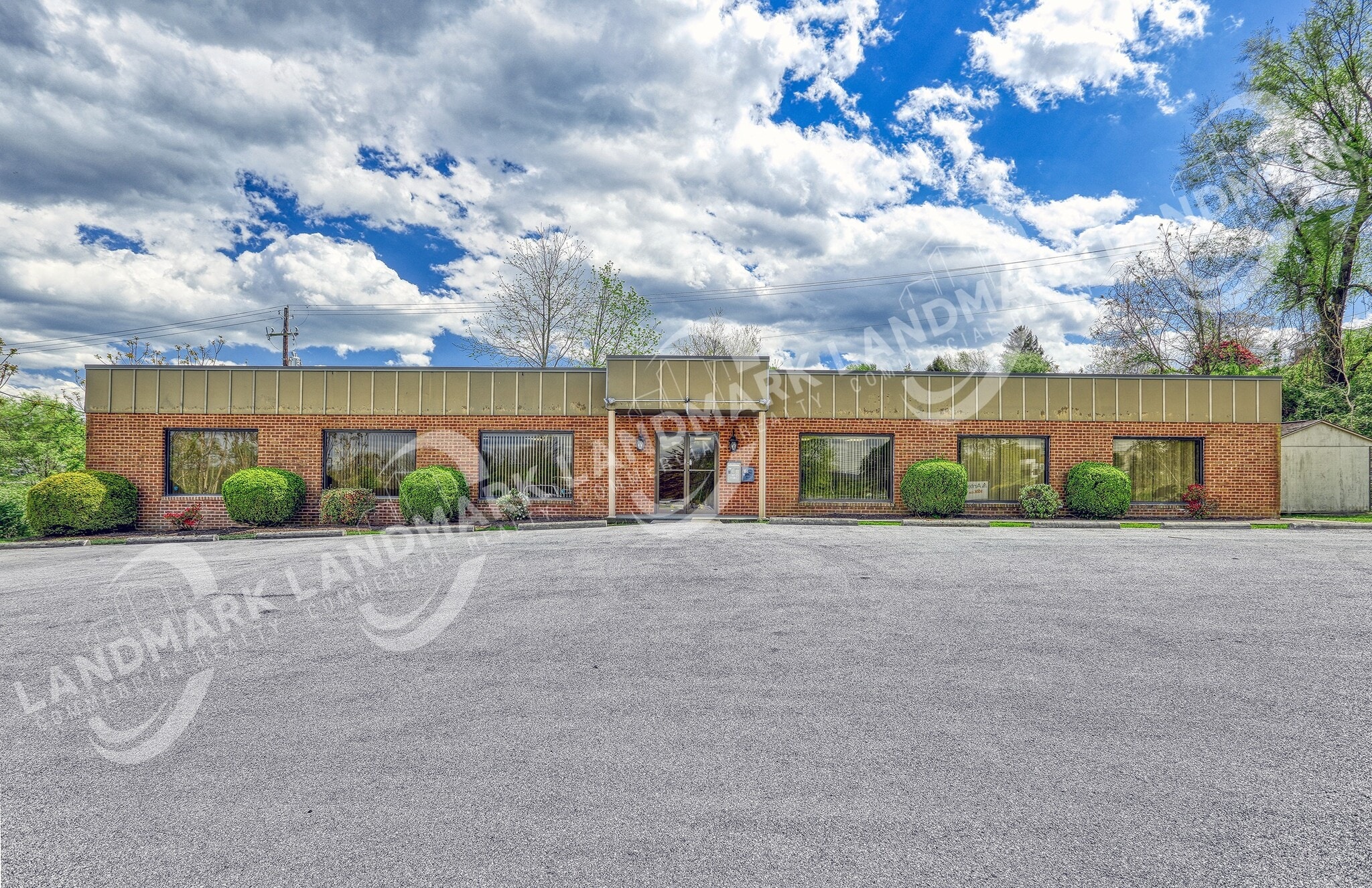 4051 Executive Park Dr, Harrisburg, PA à louer Photo du bâtiment- Image 1 de 3