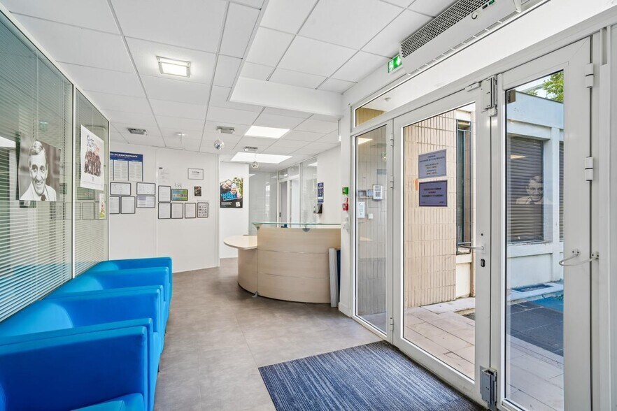 102 Avenue Marceau, Courbevoie à louer - Photo du bâtiment - Image 3 de 14