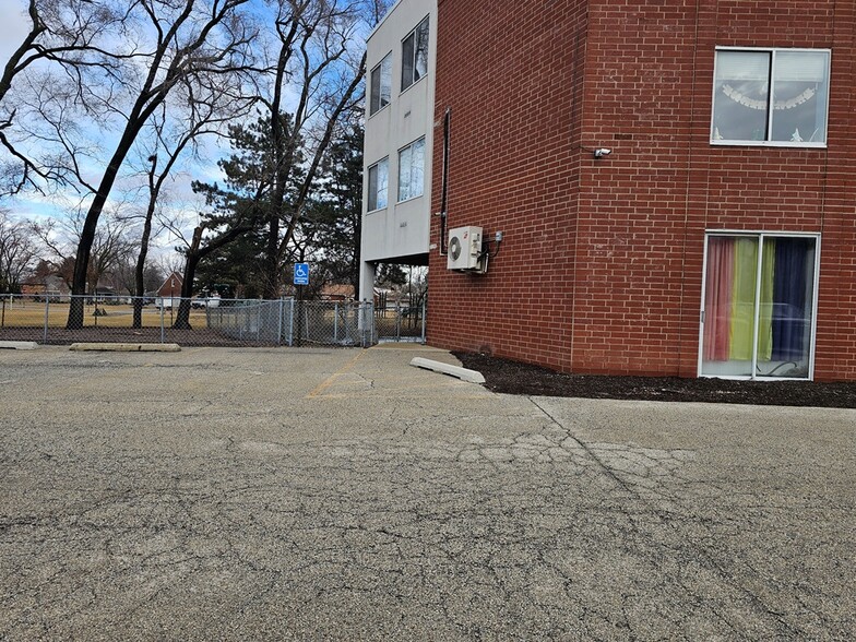 4600 Frontage Rd, Hillside, IL for lease - Building Photo - Image 2 of 11