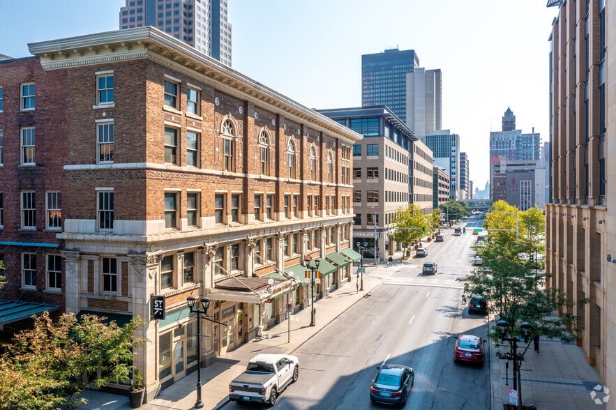 1011 Locust St, Des Moines, IA à louer - Photo du bâtiment - Image 3 de 5
