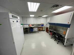 3510 Hopkins Pl N, Oakdale, MN for lease Interior Photo- Image 2 of 15