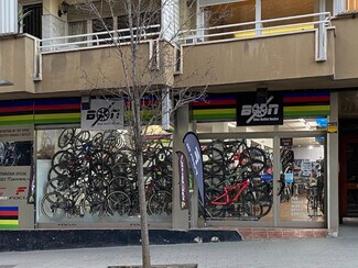 Plus de détails pour Multi-résidentiel à vendre