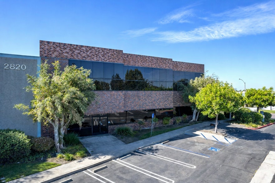 2820-2834 La Mirada Dr, Vista, CA for lease - Primary Photo - Image 1 of 26
