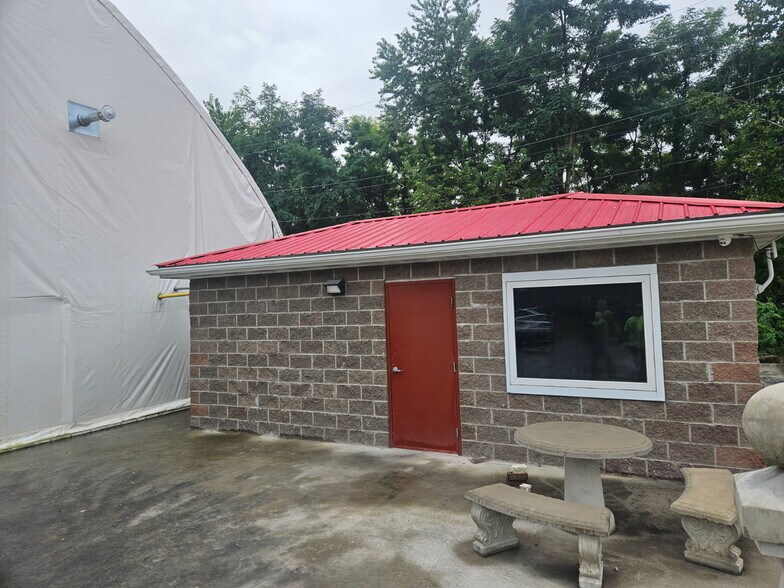 32 Clark St, Greensburg, PA à louer - Photo du bâtiment - Image 3 de 7