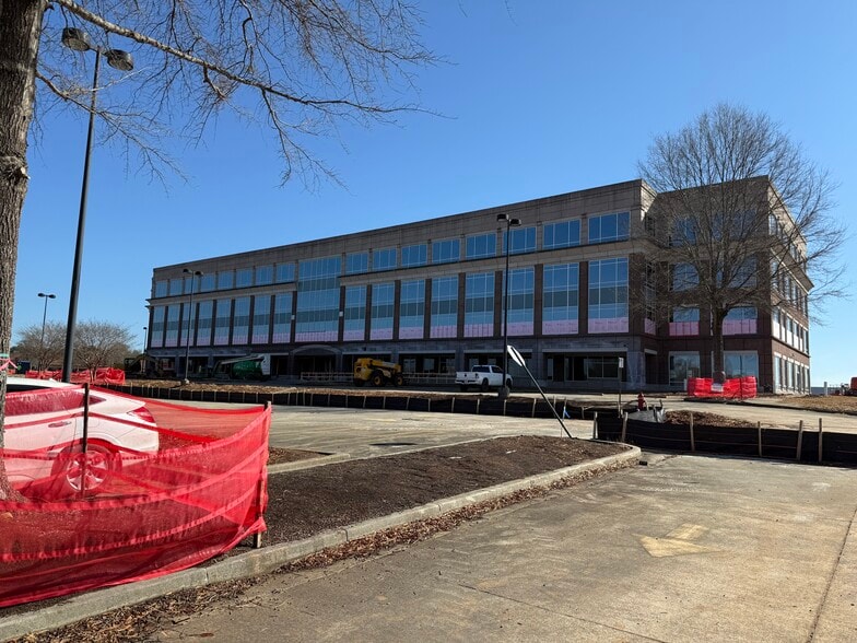 11650 Johns Creek Pky, Johns Creek, GA for lease - Building Photo - Image 3 of 13