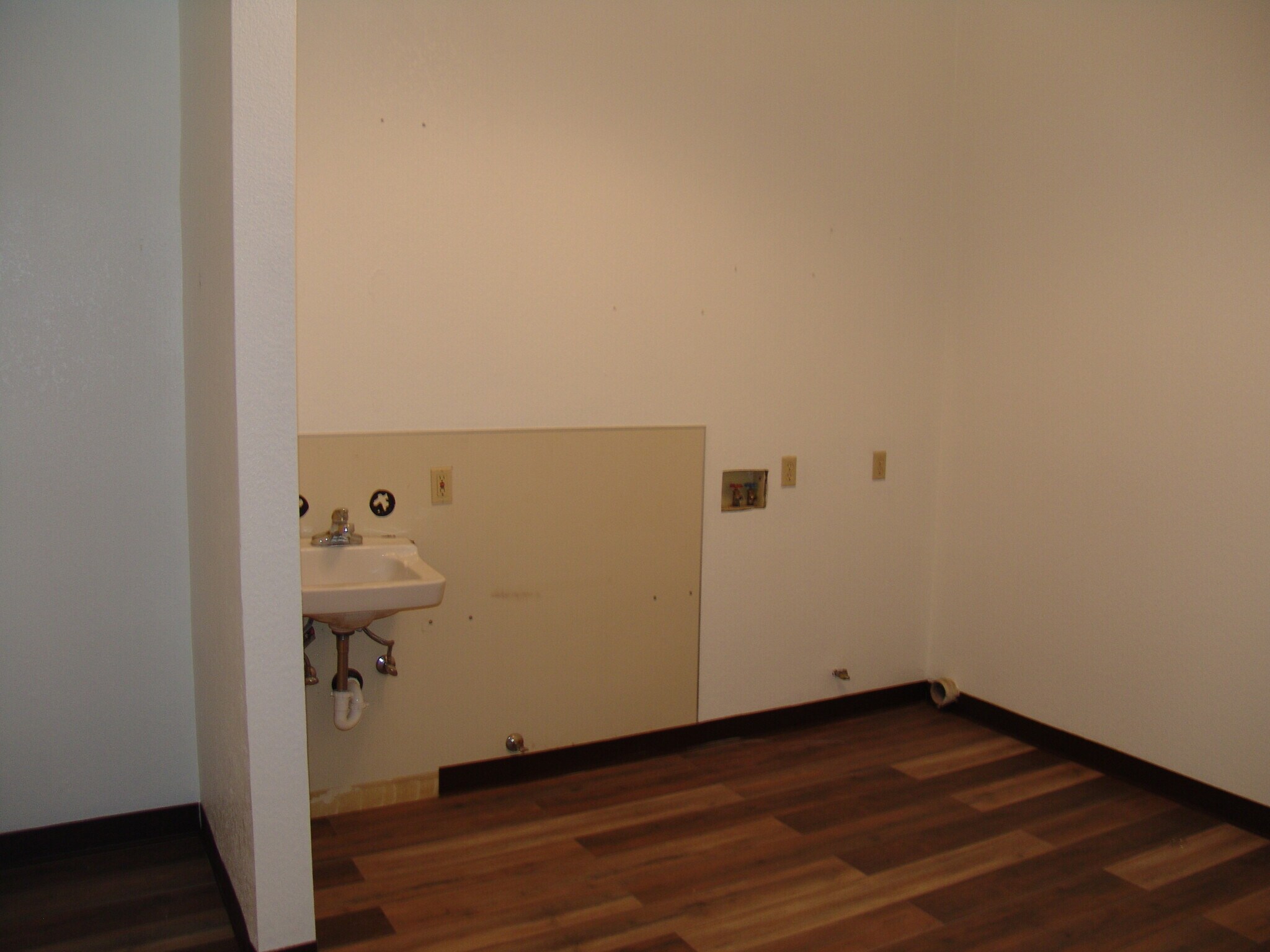 449-455 San Benito St, Hollister, CA à louer Photo intérieure- Image 1 de 2