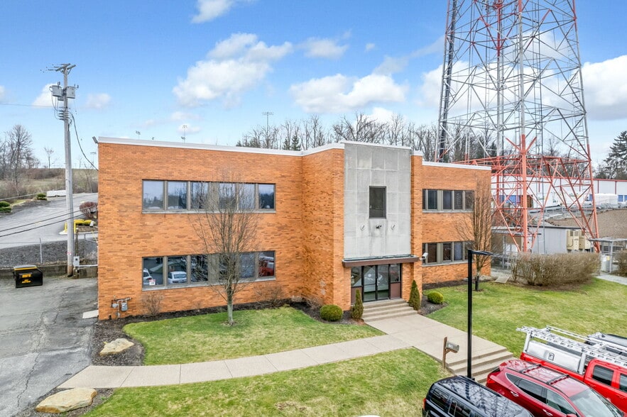 150 Hillside Dr, Bethel Park, PA for lease - Building Photo - Image 2 of 28