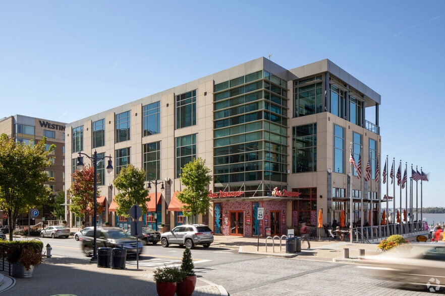 163 Waterfront St, Oxon Hill, MD for lease - Building Photo - Image 2 of 3