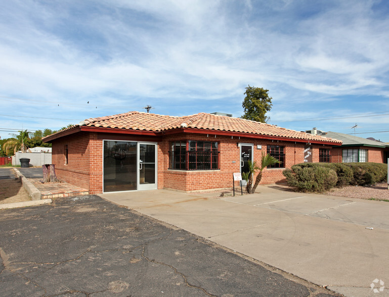 2540 E Indian School Rd, Phoenix, AZ à vendre - Photo principale - Image 1 de 1