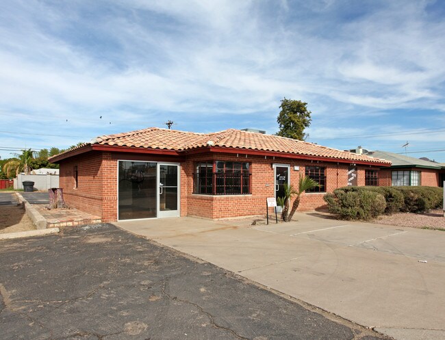 Plus de détails pour 2540 E Indian School Rd, Phoenix, AZ - Bureau à louer