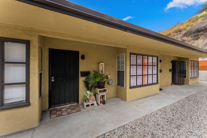 3206-3216 Reynard Way, San Diego, CA for sale - Building Photo - Image 2 of 23