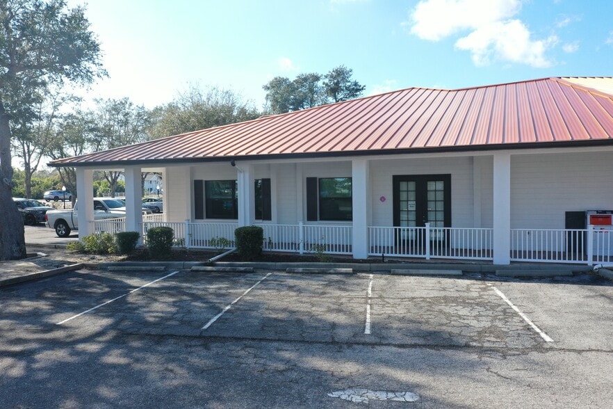992 Tamiami Trl, Port Charlotte, FL à louer - Photo du bâtiment - Image 3 de 6