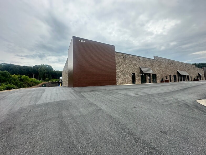 4830 Marsett Pky, Cumming, GA à louer - Photo du bâtiment - Image 3 de 49
