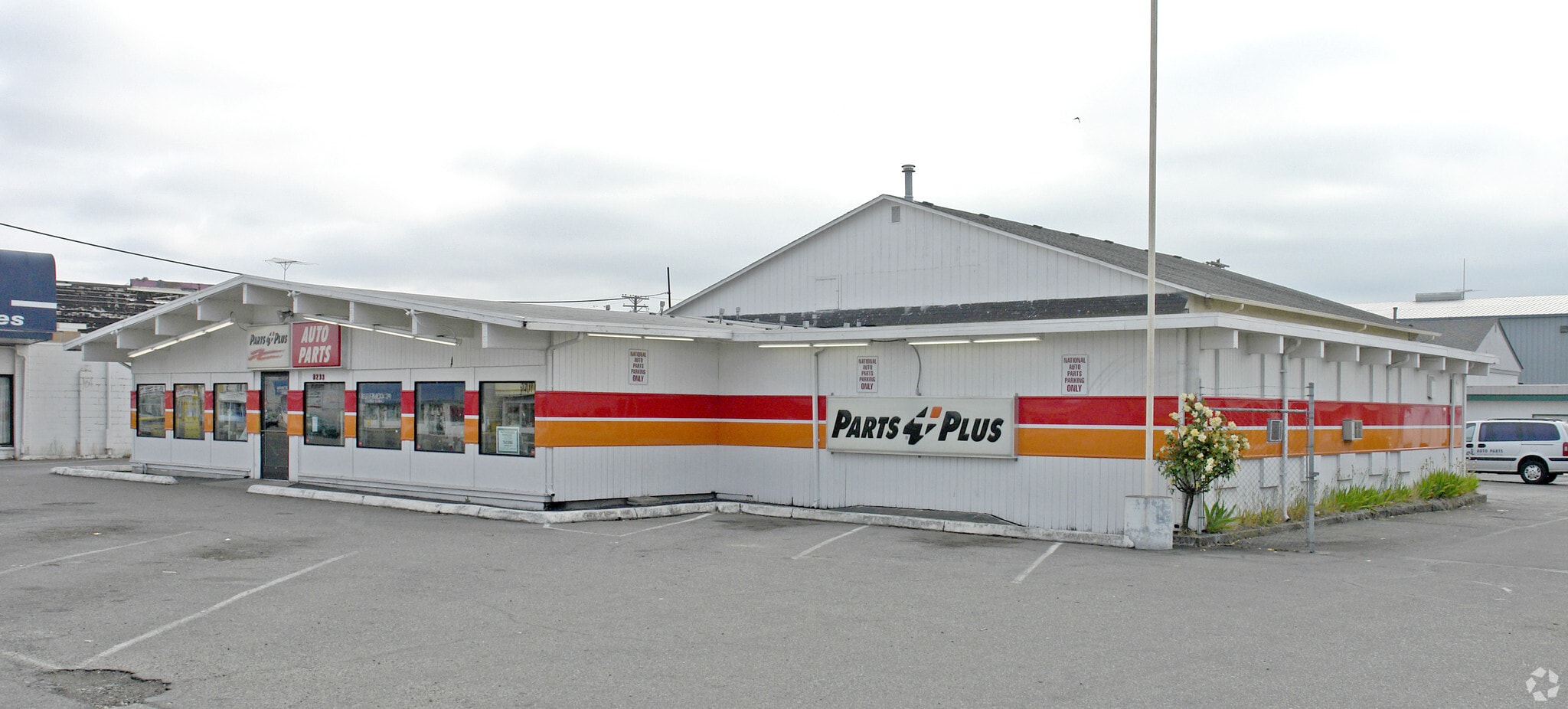 8231-8235 S Tacoma Way, Lakewood, WA for lease Primary Photo- Image 1 of 3