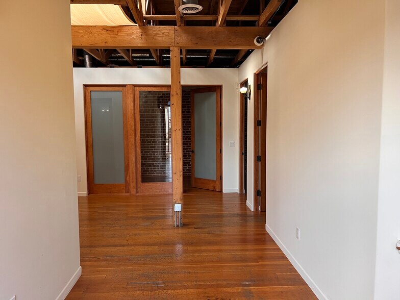 216 N 8th St, Santa Paula, CA à louer - Photo du bâtiment - Image 3 de 11