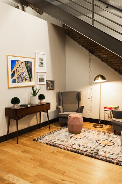 703 W St Germain St, Saint Cloud, MN à louer - Photo du bâtiment - Image 3 de 13