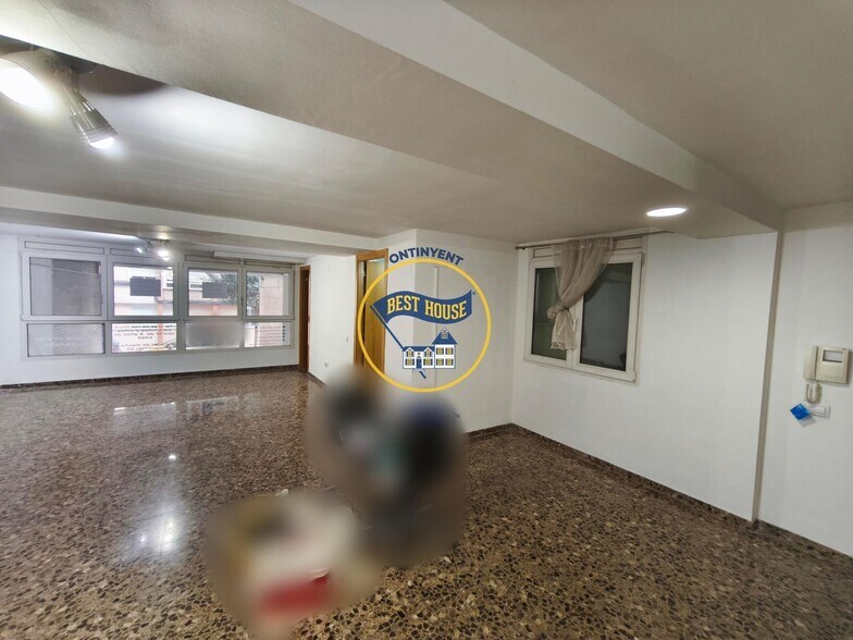 Commerce de détail dans Ontinyent, Valencia à vendre - Photo du bâtiment - Image 2 de 11