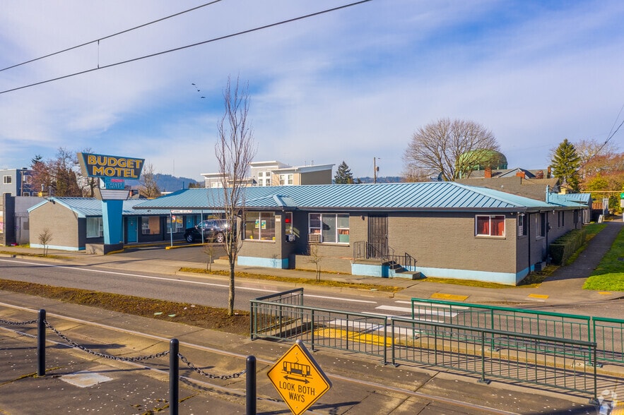 4739 N Interstate Ave, Portland, OR for sale - Primary Photo - Image 1 of 8