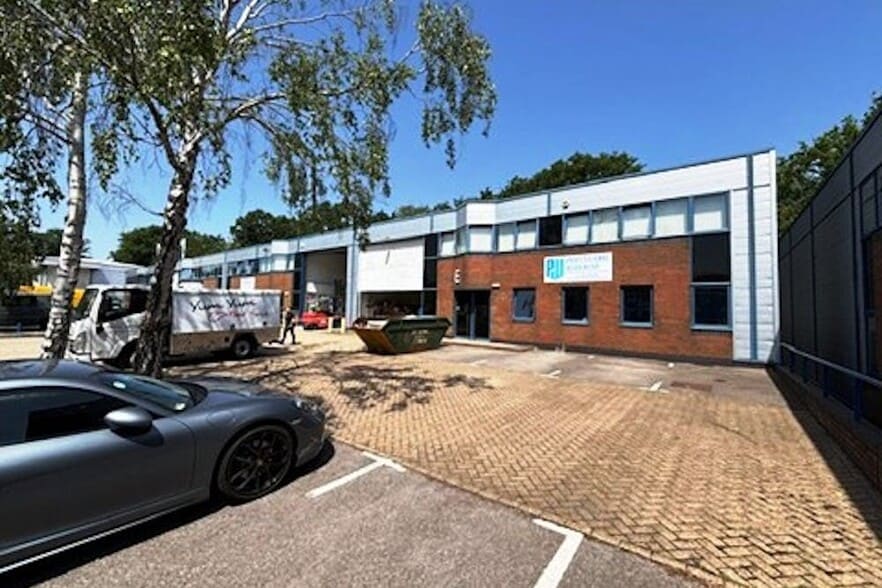 Wade Rd, Basingstoke for lease - Building Photo - Image 1 of 3