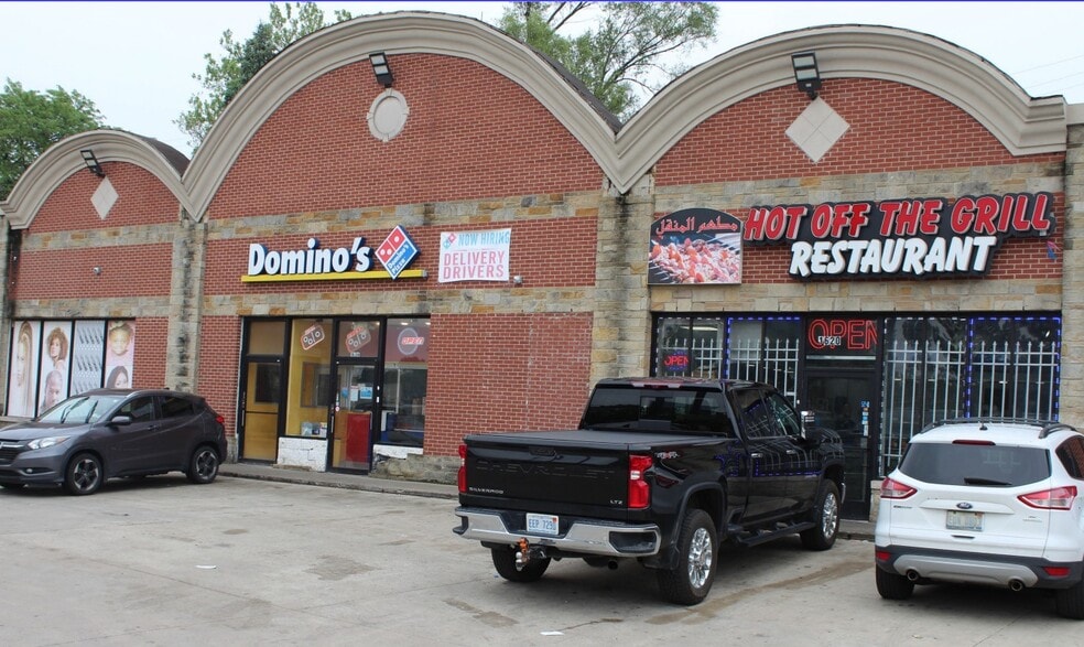 1600-1642 E Eight Mile Rd, Detroit, MI for lease - Building Photo - Image 2 of 3