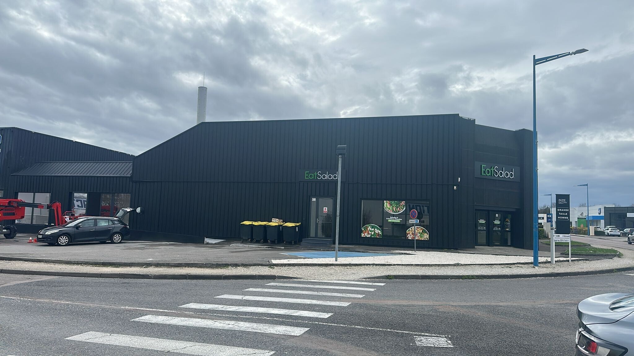 Rue Des Echoppes, Quetigny for lease Primary Photo- Image 1 of 7