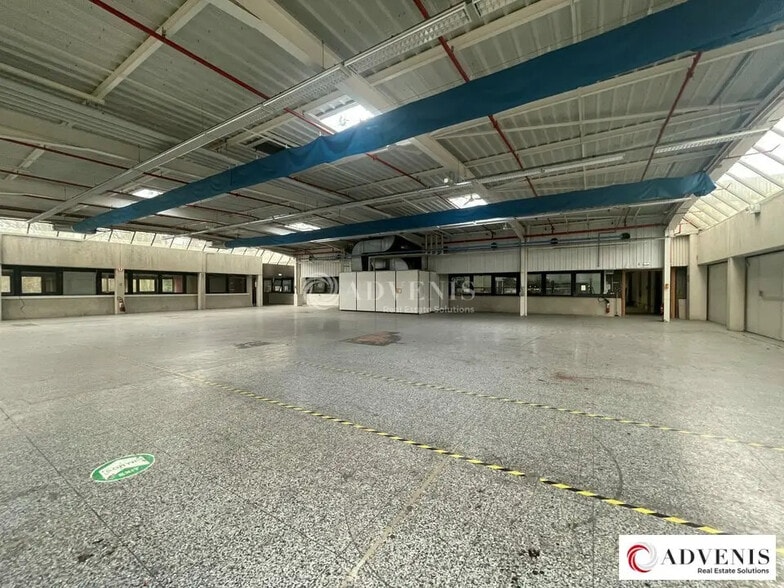 Flex in Canéjan for lease - Interior Photo - Image 3 of 6
