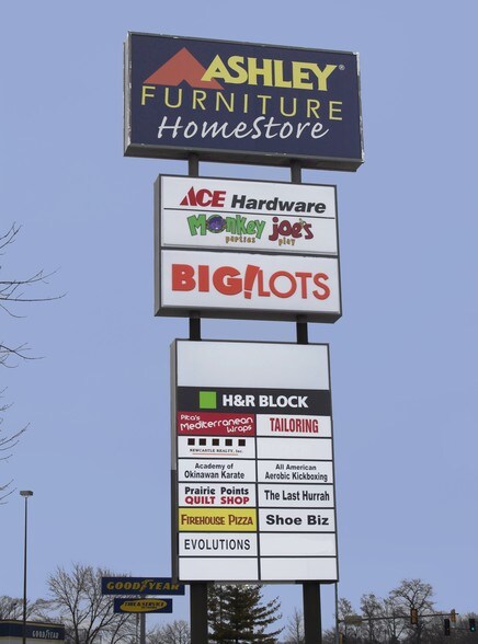 8817 Knoxville Ave, Peoria, IL à louer - Photo principale - Image 1 de 1